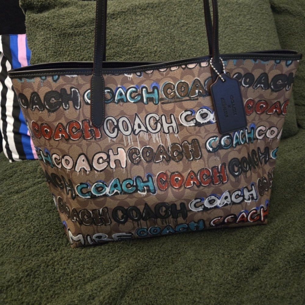 Coach mint & serf city tote
